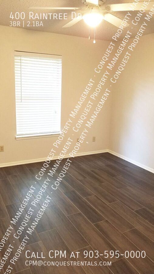 Building Photo - 400 Raintree Dr