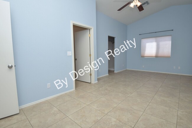 Building Photo - Corner Lot 3 Bed 2 Bath Home Near El Conquistador Golf