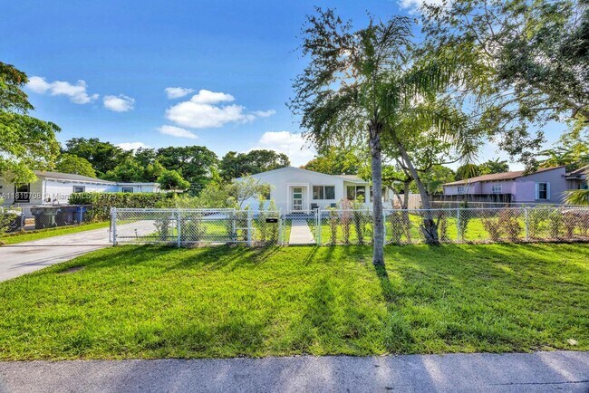 Building Photo - 6700 SW 62nd Ct