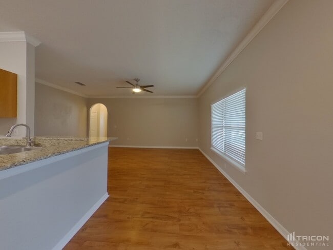Building Photo - 1692 Brolga St