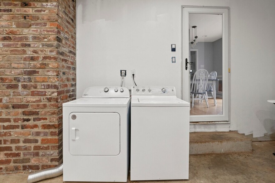 Building Photo - 218 Brandon Rd