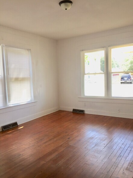 Building Photo - 519 4th Ave