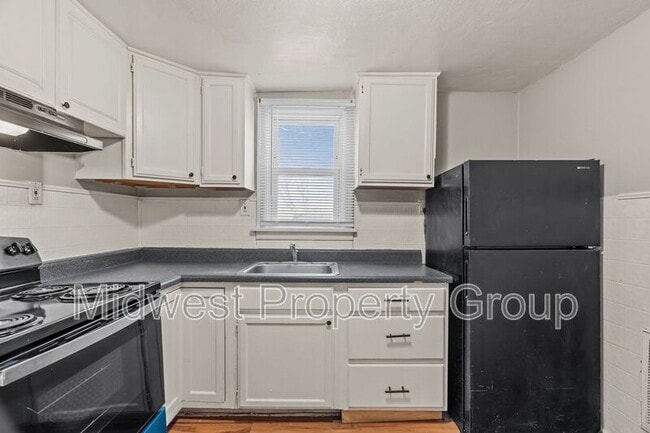 Building Photo - 161 Anistasia Dr