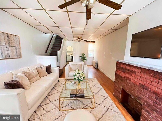 Building Photo - 534 E Indiana Ave