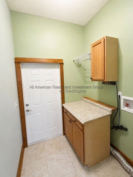 Building Photo - 612 Lombard Cir