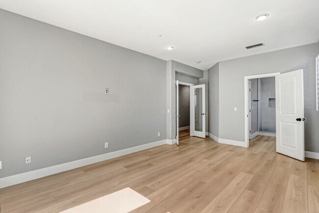 Building Photo - 4386 Bayhill Ln