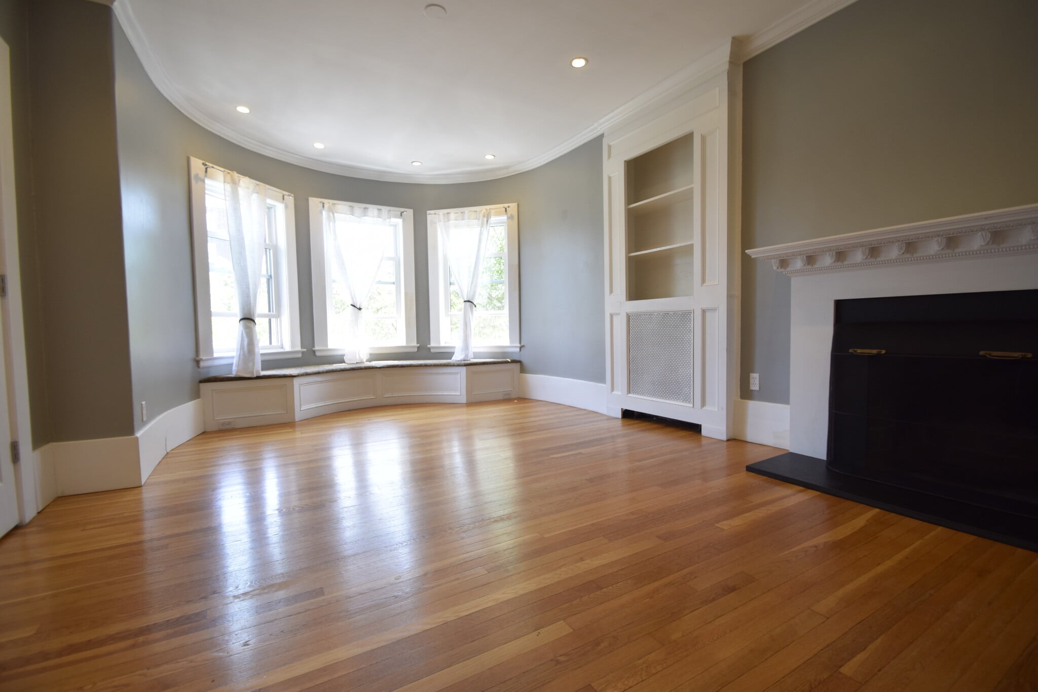 Building Photo - 1402 Beacon St