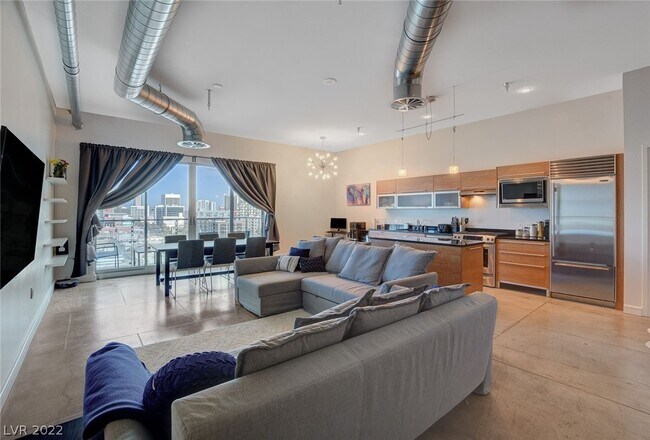 Building Photo - 200 Hoover Ave