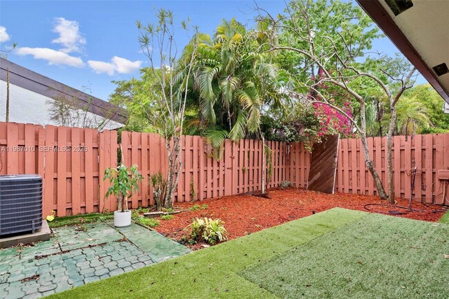 Building Photo - 518 NE 199th Ln