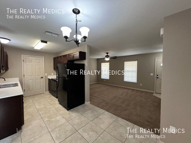 Building Photo - 22 Locust Loop Dr