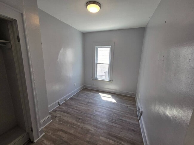 Building Photo - 4008 Ardmore Ave