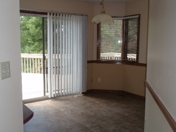 Building Photo - 10 Josie Ln