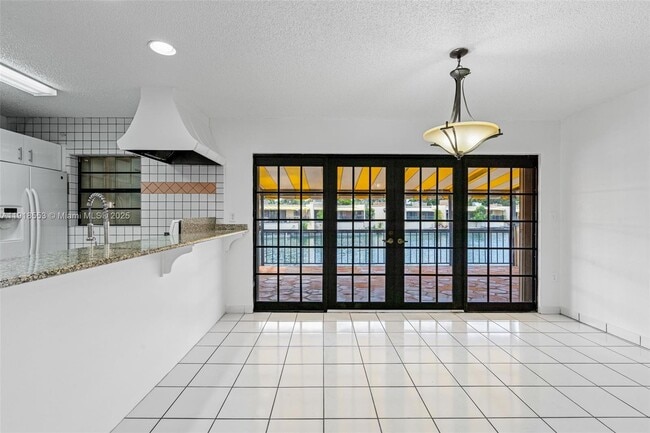 Building Photo - 7003 Crown Gate Ct