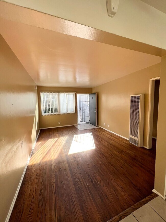 Interior Photo - HENDERSON