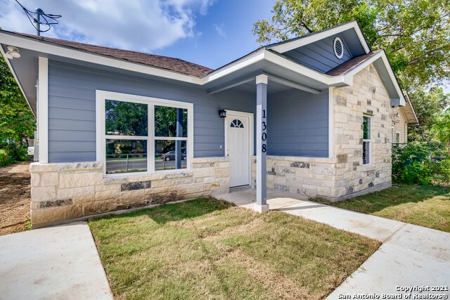 Building Photo - 1308 Aransas Ave