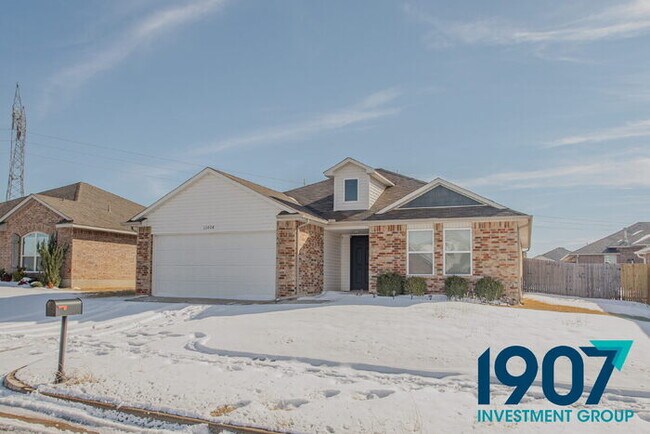 Building Photo - Contemporary 3-Bedroom Home in Yukon – Modern Finishes & Open Layout! - NO PETS