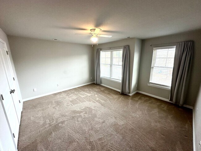 Building Photo - 200 Seasons Circle, Unit 604, Suffolk, Va,...