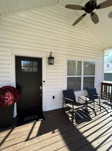 Building Photo - Modern 3-Bedroom Home for Rent in Knoxville