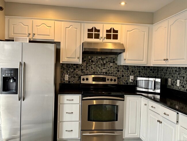 Building Photo - 1900 Summer St