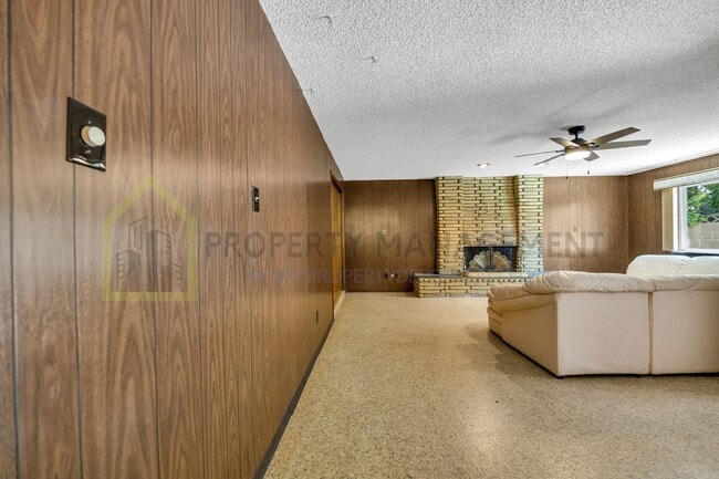 Building Photo - Charming 3-Bed Ranch Home with room for 4t...