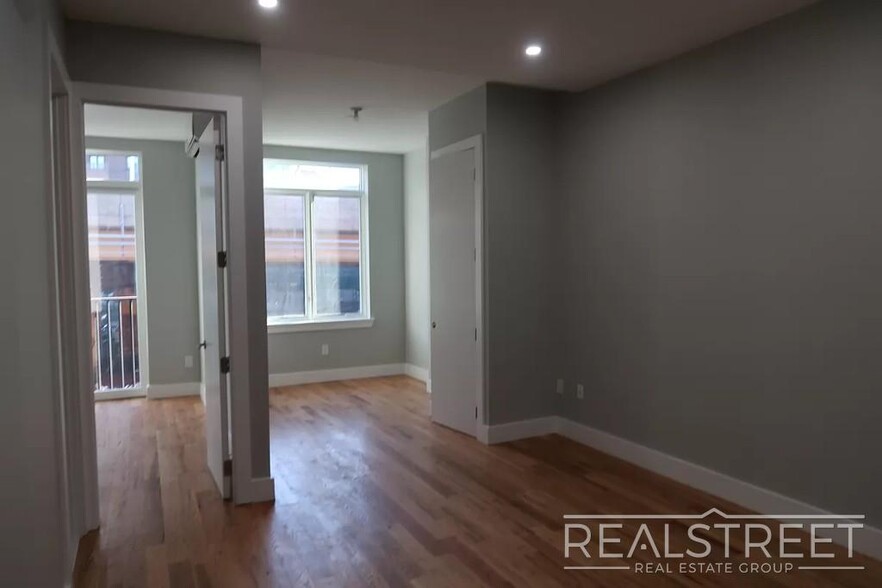 Building Photo - New 2 BEd in Fort Greene with Roof Deck & ...