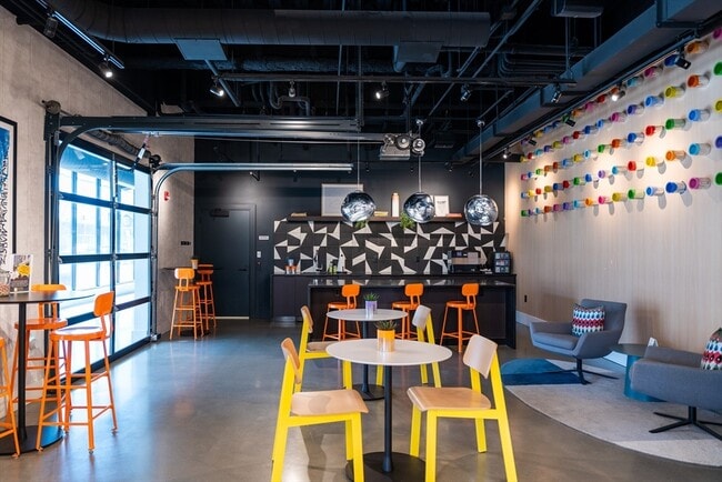 Building Photo - 2 Sinclair Rd