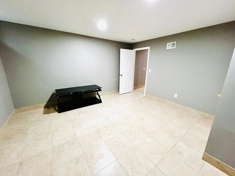 Building Photo - 2175 Forman Ct