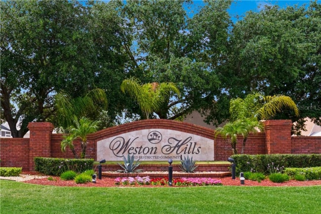 Building Photo - Stunning 5/2.5 Spacious Home with a 3 Car ...