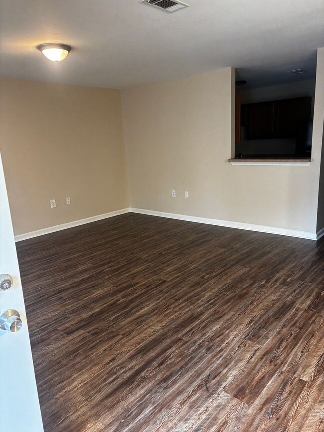 Building Photo - 5433 Banyan Trace Dr