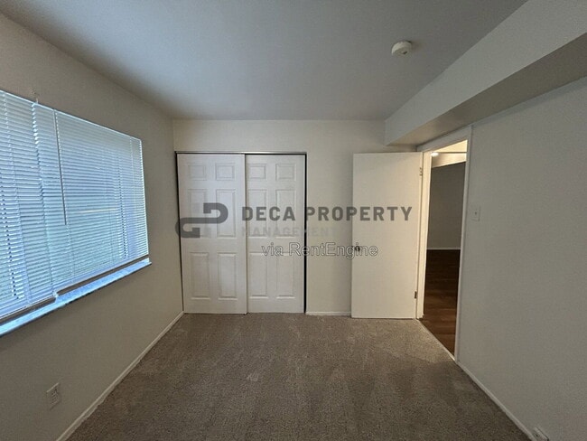 Building Photo - 9910 Broadmoor Dr