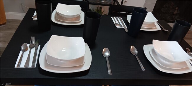 Building Photo - 5045 Spencer St