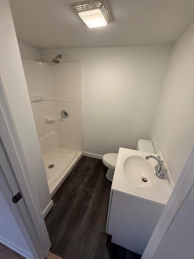 Building Photo - 810 4th St