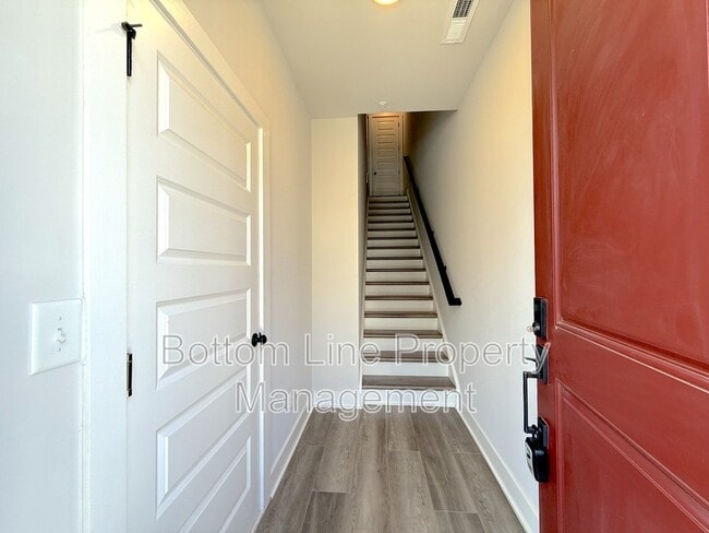 Building Photo - 627 W Tremont Ave