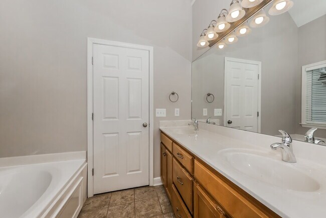 Building Photo - 6033 Lori Anne Dr