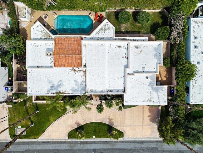 Building Photo - 45640 Rancho Palmeras Dr