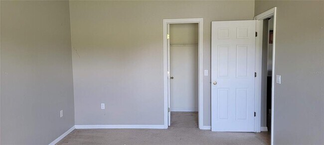 Building Photo - 3504 Somerset Cir