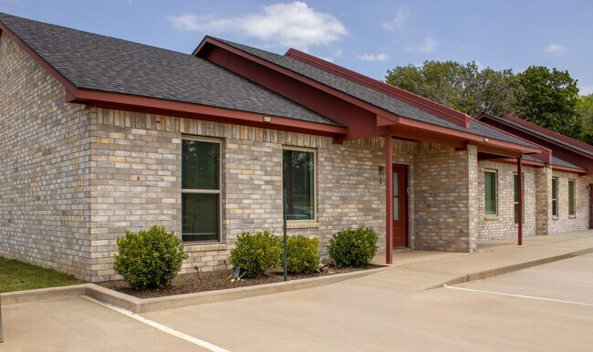 Building Photo - Brand New 1-BD OCTOBER SPECIALS!