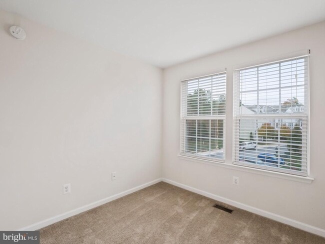 Building Photo - 43824 Royal Fern Ln