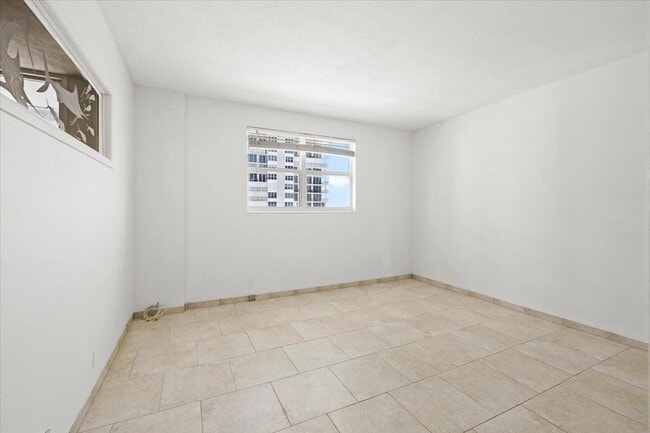 Building Photo - 4250 Galt Ocean Dr