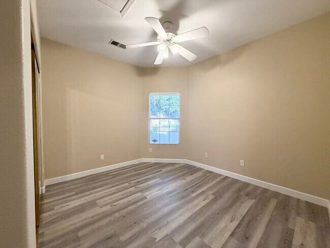 Building Photo - 2017 Sedona Path Way