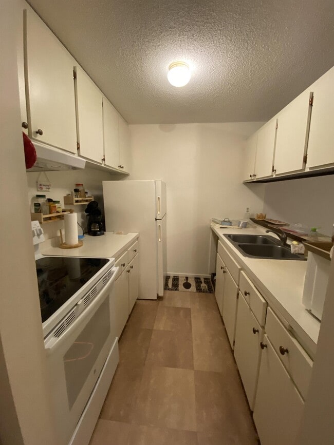 Building Photo - 2800 Hamline Ave N