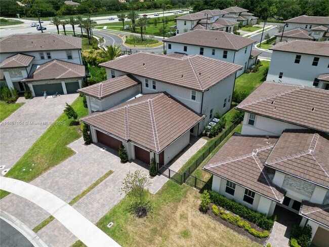 Building Photo - 12347 Green Oak Dr