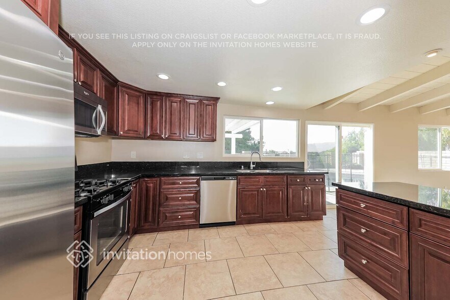 Building Photo - 1462 Hermosa Dr