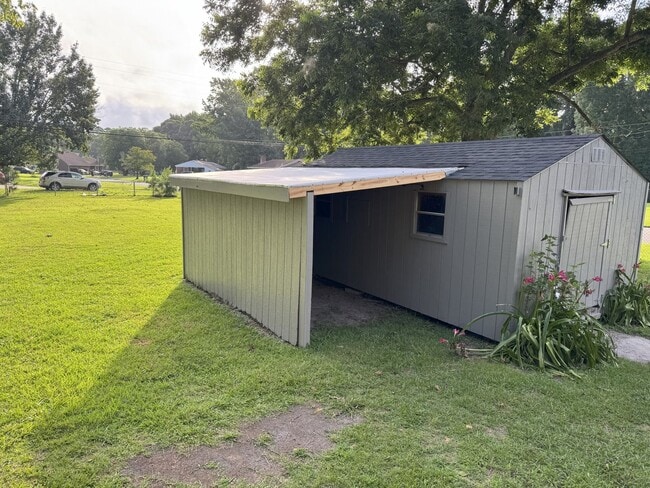 Building Photo - 926 Greenfield Heights Blvd