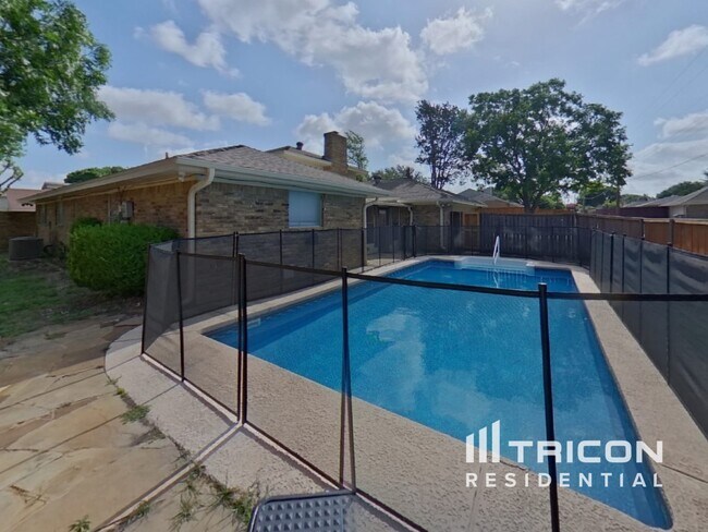 Building Photo - 10144 Desert Willow Dr