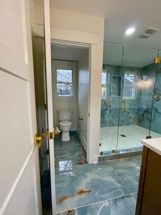 Building Photo - 323 50th Ave N