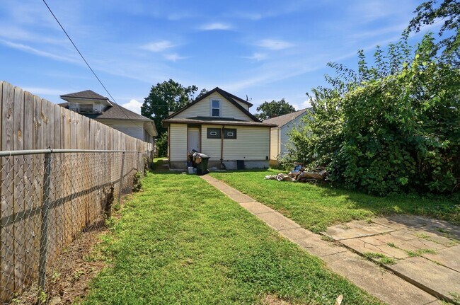 Building Photo - 413 Lockwood Ave
