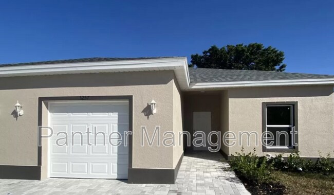 Building Photo - 1062 San Cristobal Ave