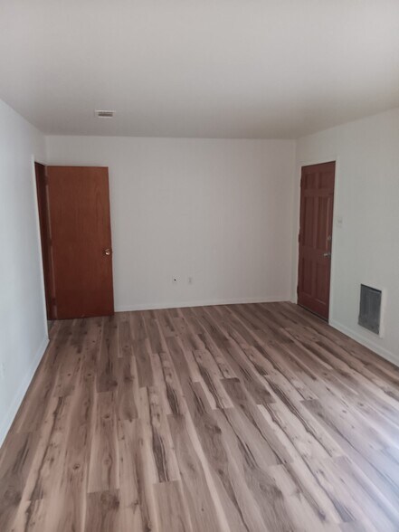 Building Photo - 3121 Suncrest Dr