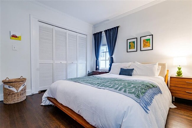 Building Photo - 4006 N Stratford Rd NE